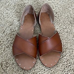 Universal Thread Sandals